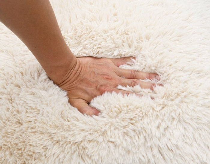 Ultra Soft Faux Fur Accent Chair – Retro Curves, Dark Walnut Wood Arms